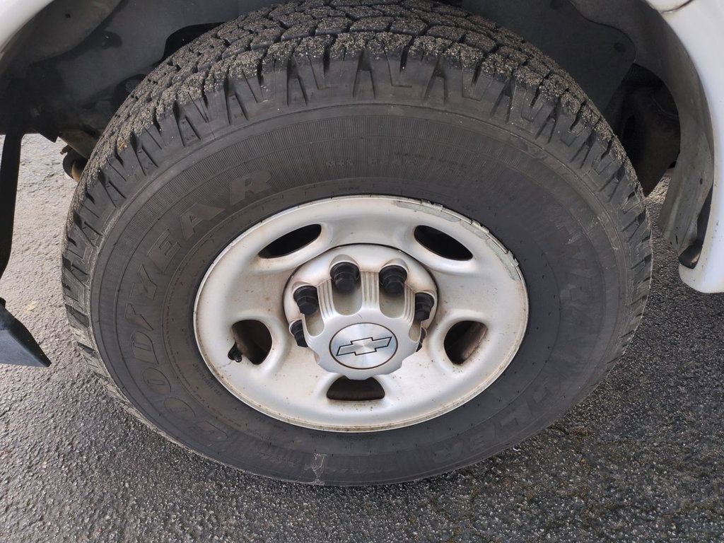 Used 2019 Chevrolet Express 2500 w/ Driver Convenience Package image 10