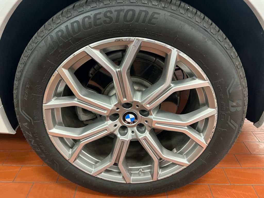 Used 2019 BMW X7 xDrive40i w/ Premium Package AWD/4WD image 16