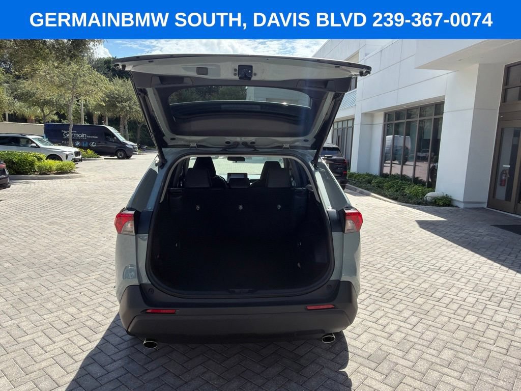 Used 2021 Toyota RAV4 XLE Premium FWD image 40