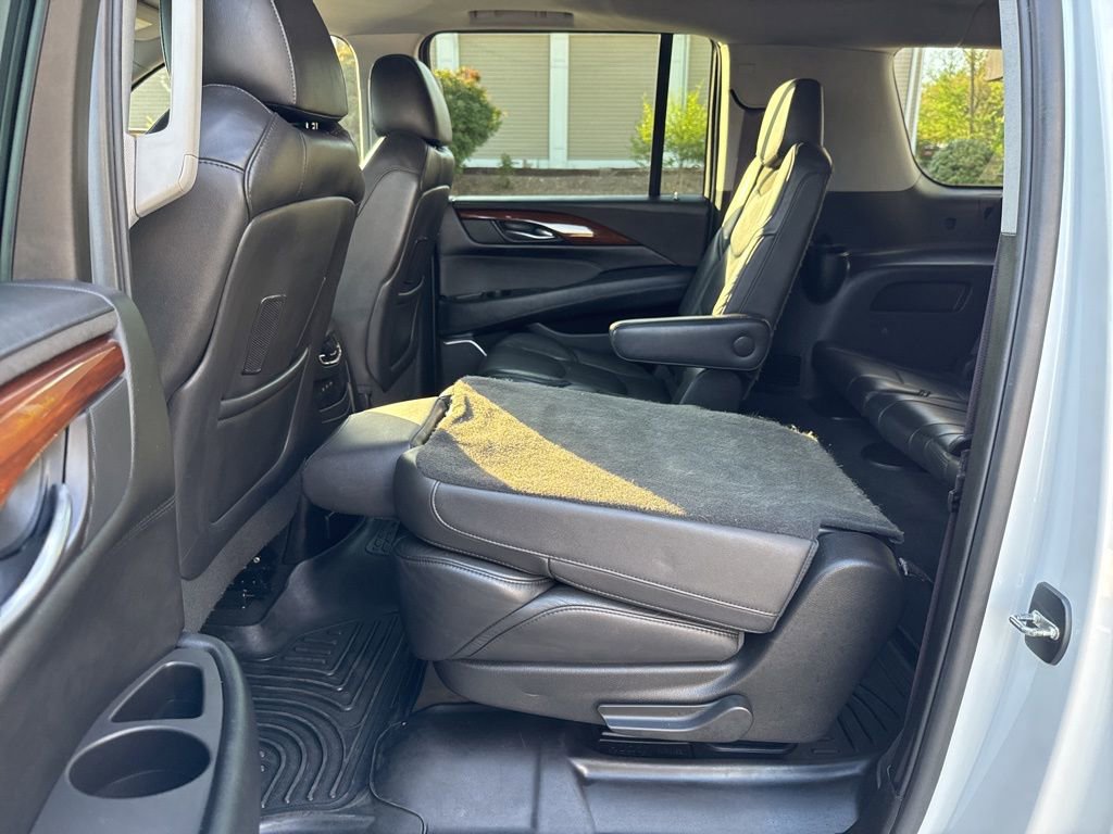 Used 2017 Cadillac Escalade ESV Luxury image 47