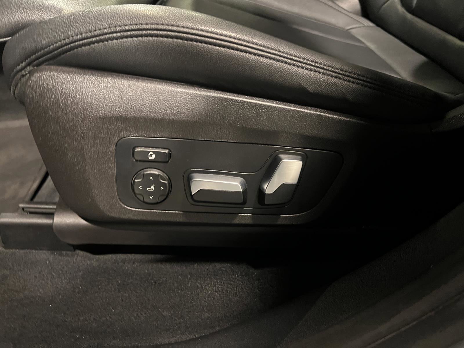 Used 2019 BMW X3 M40i image 25