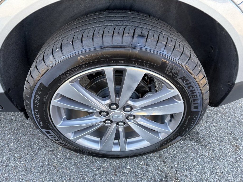 Used 2025 Cadillac XT5 Premium Luxury image 16