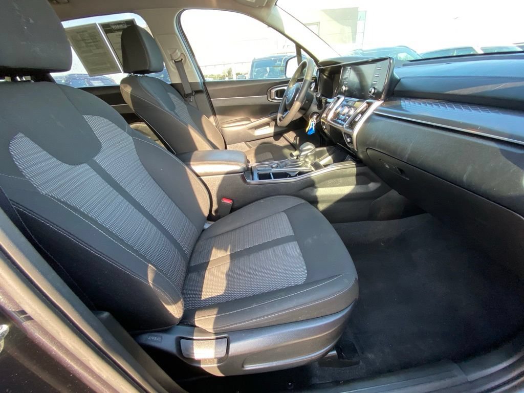 Certified 2023 Kia Sorento LX FWD image 26