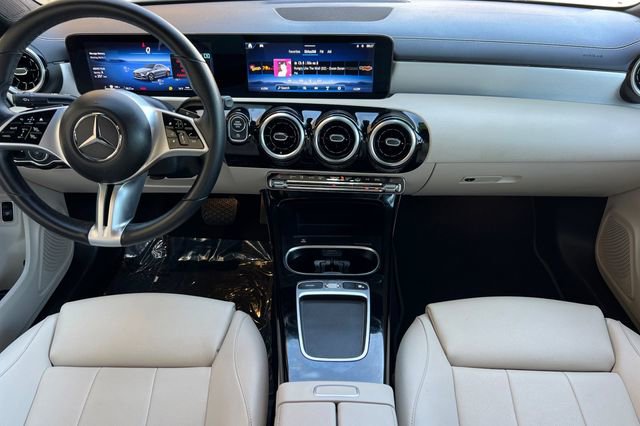 Used 2025 Mercedes-Benz CLA 250 image 15