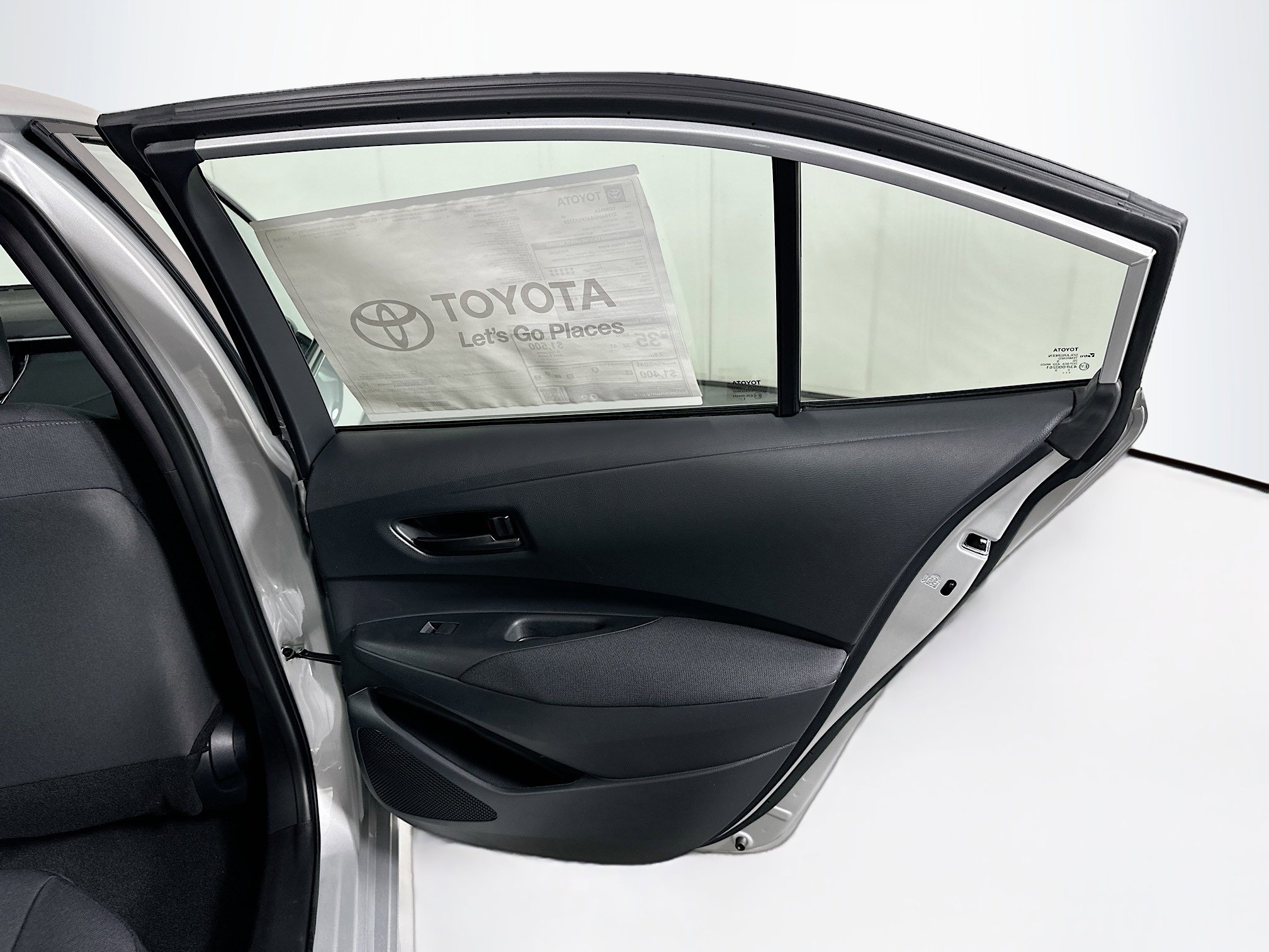 Used 2026 Toyota Corolla LE image 28