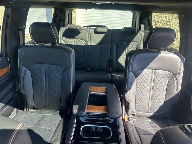 Used 2024 Jeep Grand Wagoneer Series III AWD/4WD image 36