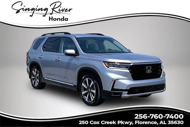 Used 2025 Honda Pilot Touring image 1