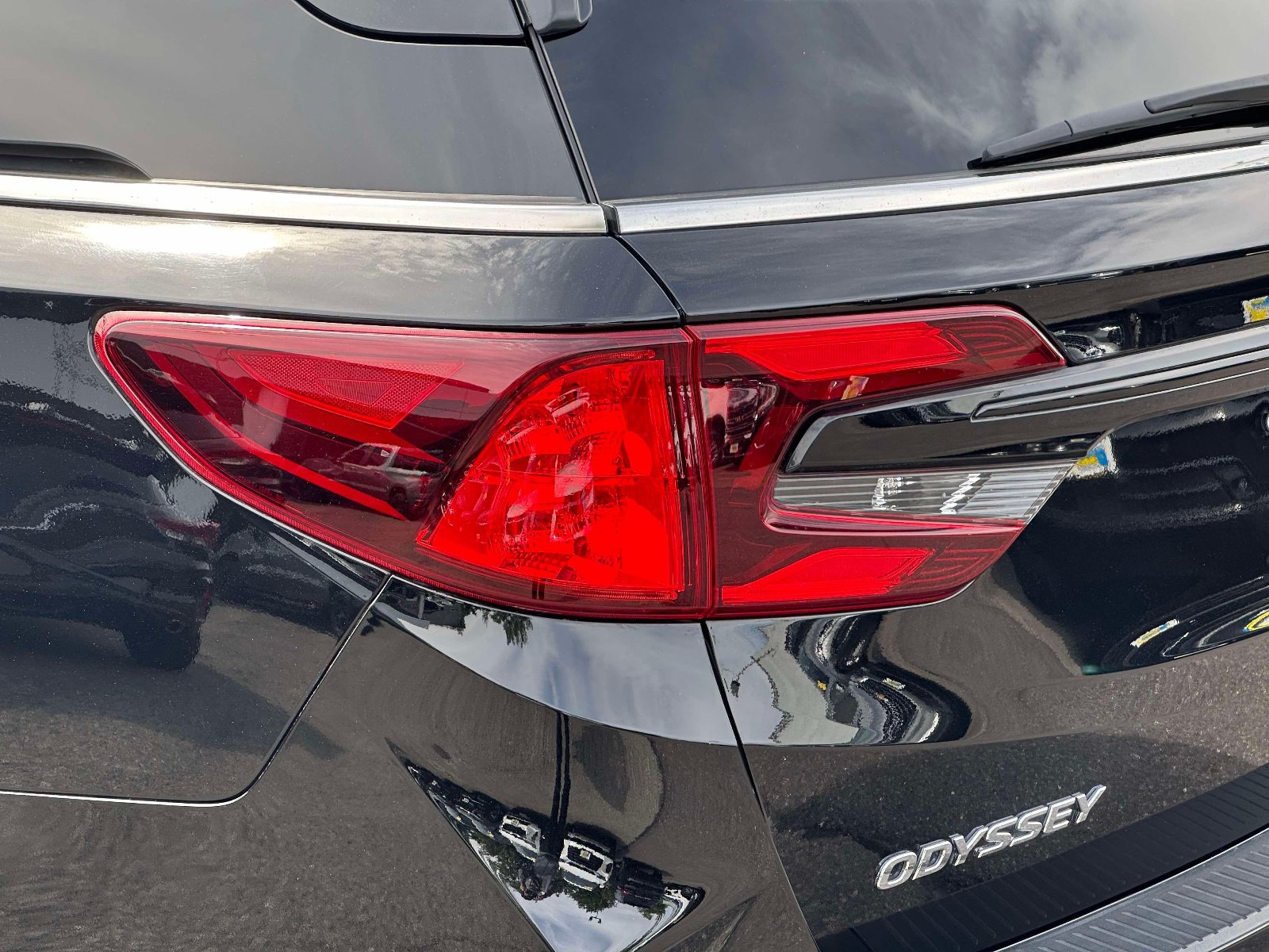 Used 2025 Honda Odyssey EX-L image 10