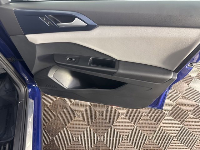 Used 2023 Volkswagen Taos SE w/ Panoramic Sunroof Package image 19