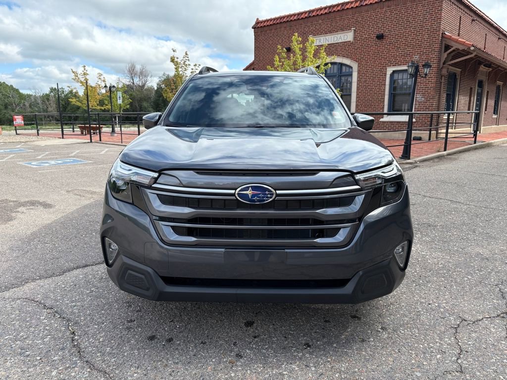 Used 2025 Subaru Forester Premium image 2