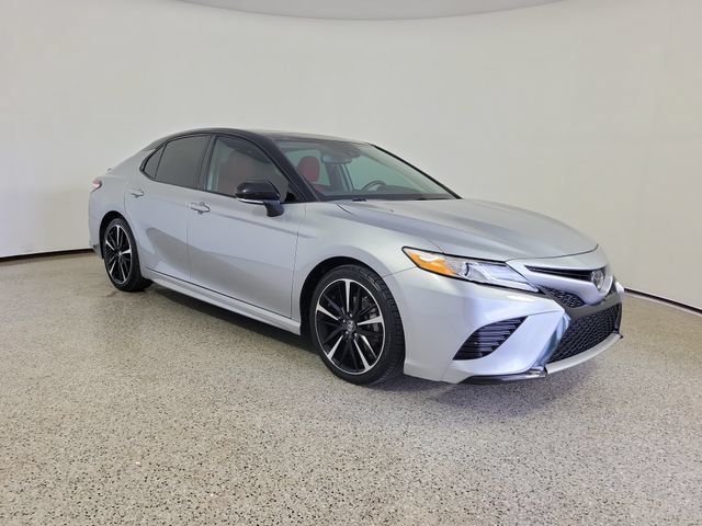 Used 2020 Toyota Camry XSE FWD image 4