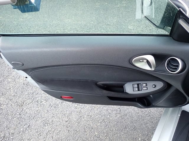 Used 2010 Nissan 370Z Roadster RWD image 21