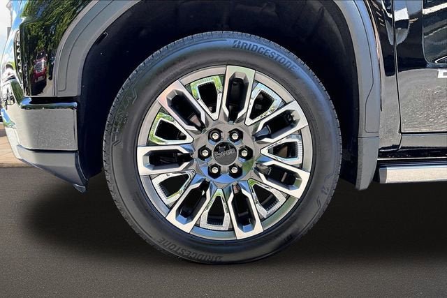 Used 2025 GMC Sierra 1500 Denali Ultimate AWD/4WD image 8