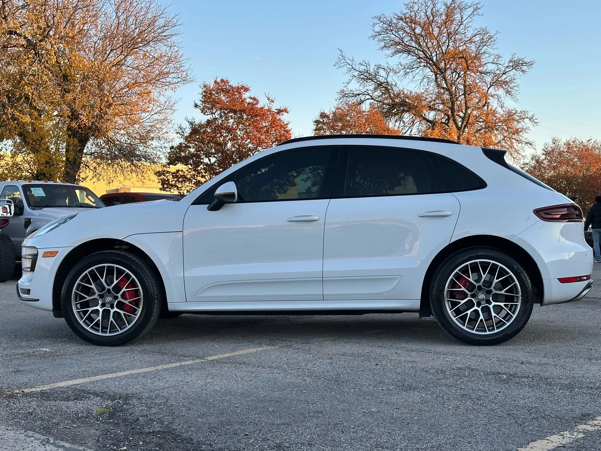 Used 2017 Porsche Macan Turbo image 3