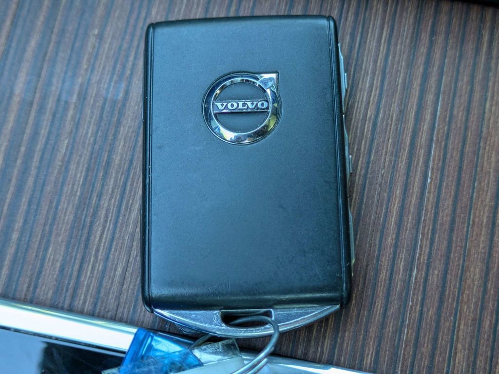 Used 2023 Volvo XC60 B5 Plus w/ Climate Package image 31