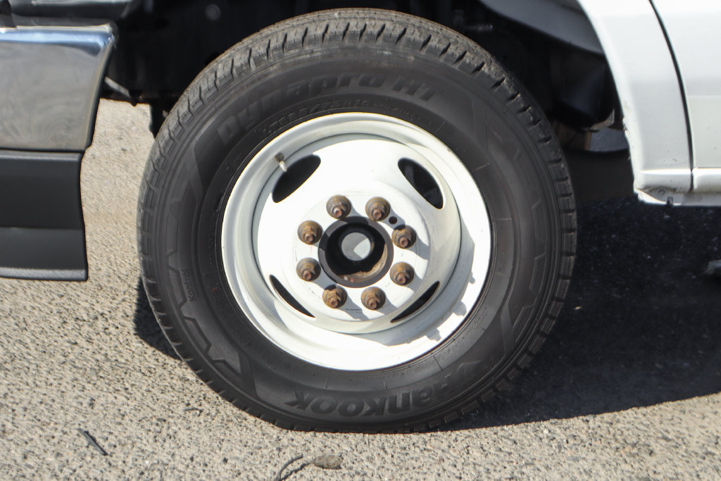 Used 2021 Ford E-450 and Econoline 450 Super Duty w/ Power Windows & Locks Group RWD image 38