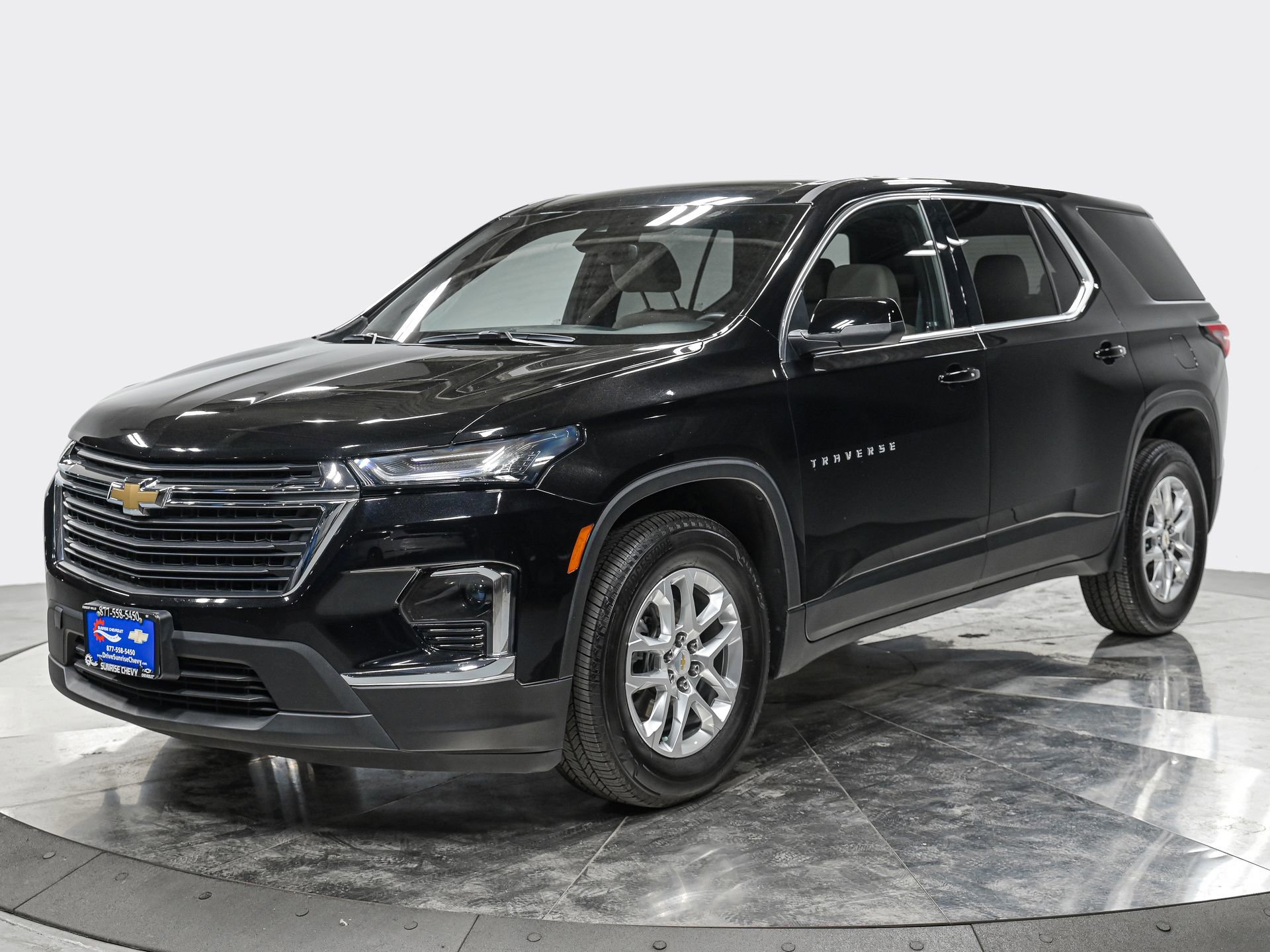 Used 2023 Chevrolet Traverse LS
