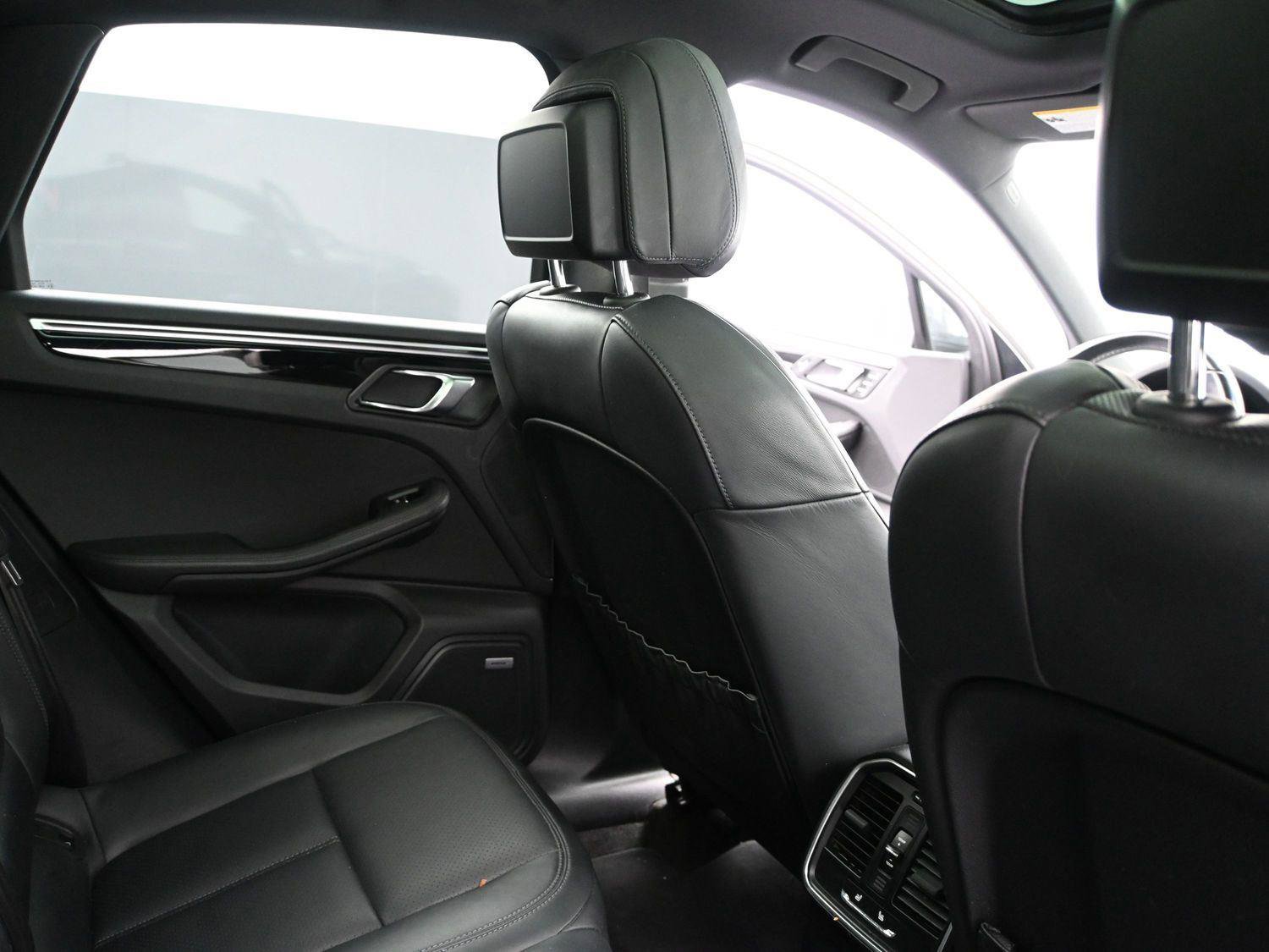 Used 2019 Porsche Macan AWD/4WD image 18