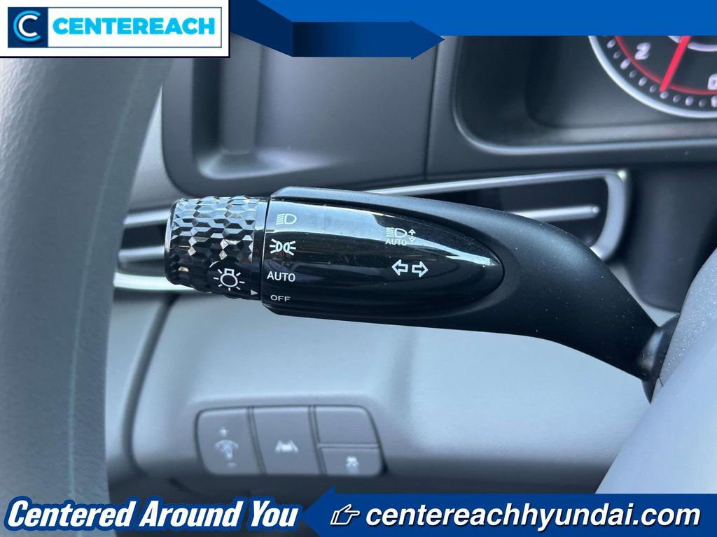 Used 2023 Hyundai Elantra SEL FWD image 19