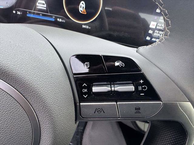 Used 2025 Hyundai Elantra SEL image 21