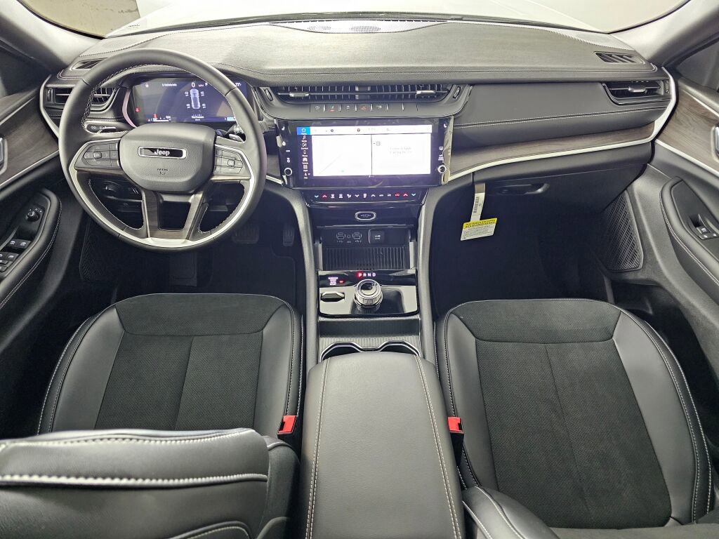 New 2026 Jeep Grand Cherokee Altitude image 16