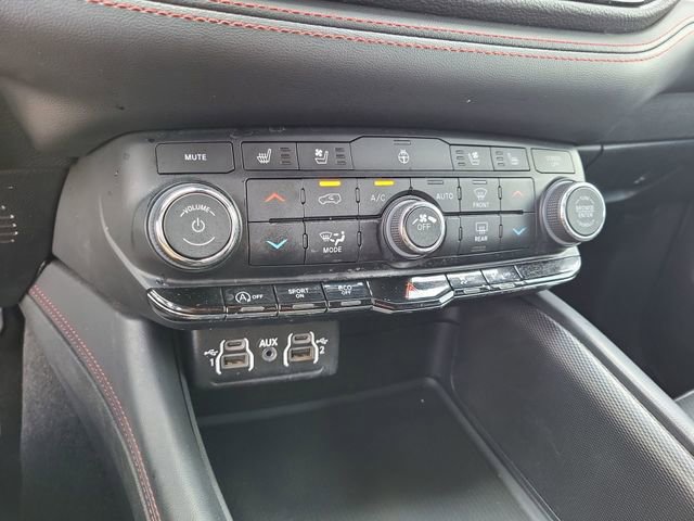 Used 2023 Dodge Durango GT image 17