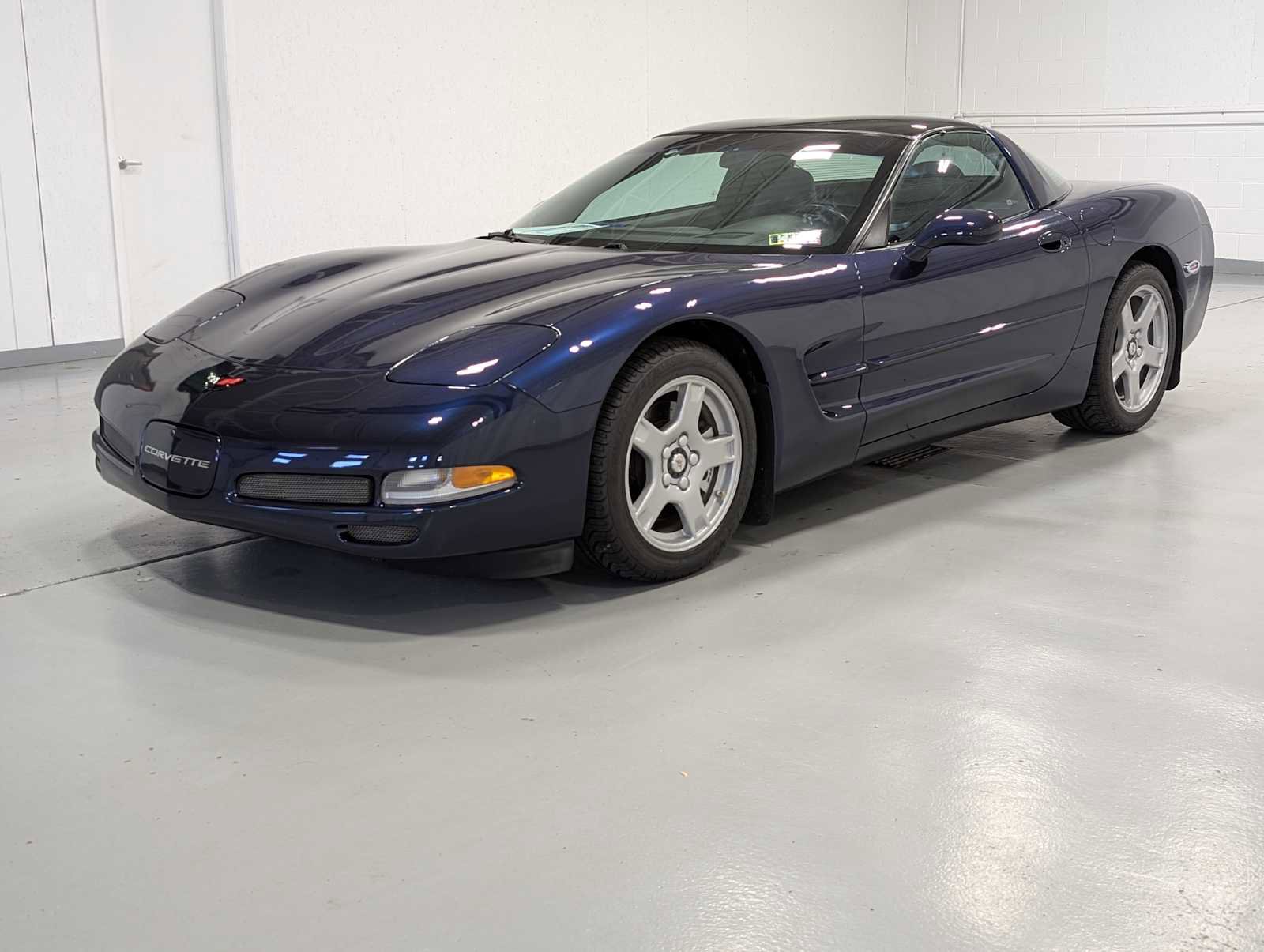 Used 1999 Chevrolet Corvette Coupe w/ Performance Handling Pkg