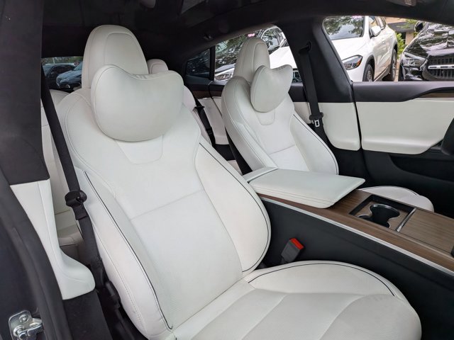 Used 2021 Tesla Model S Plaid image 19