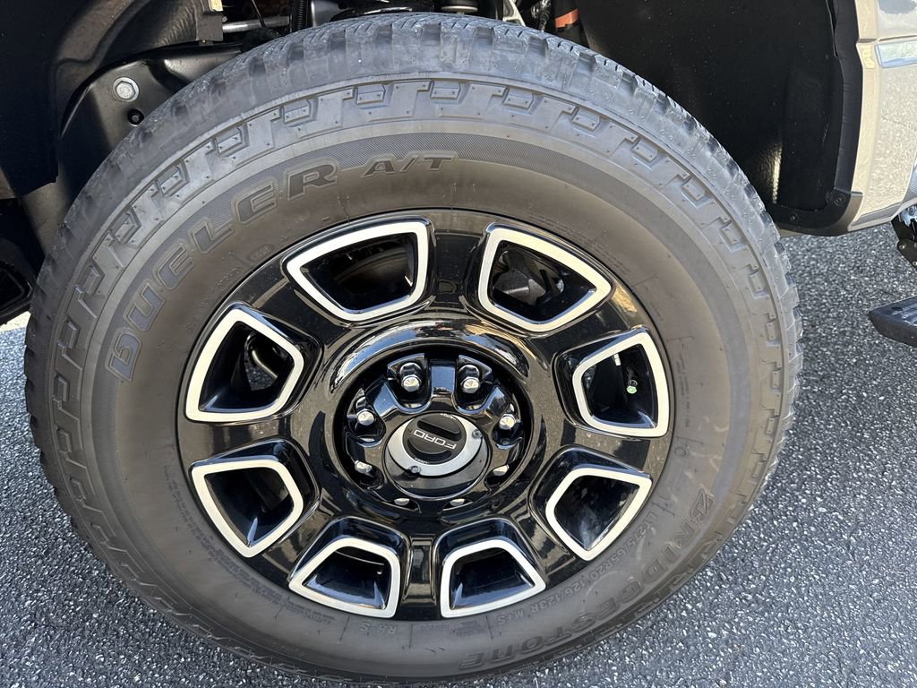 Used 2025 Ford F250 Platinum image 11