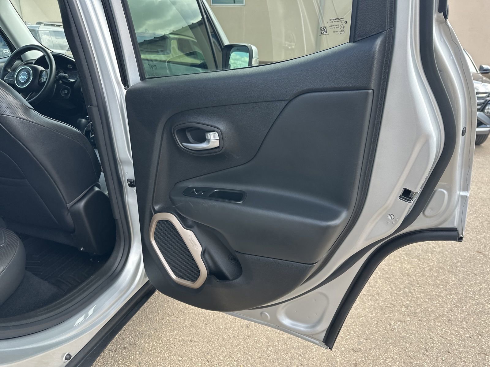 Used 2016 Jeep Renegade Limited AWD/4WD image 30