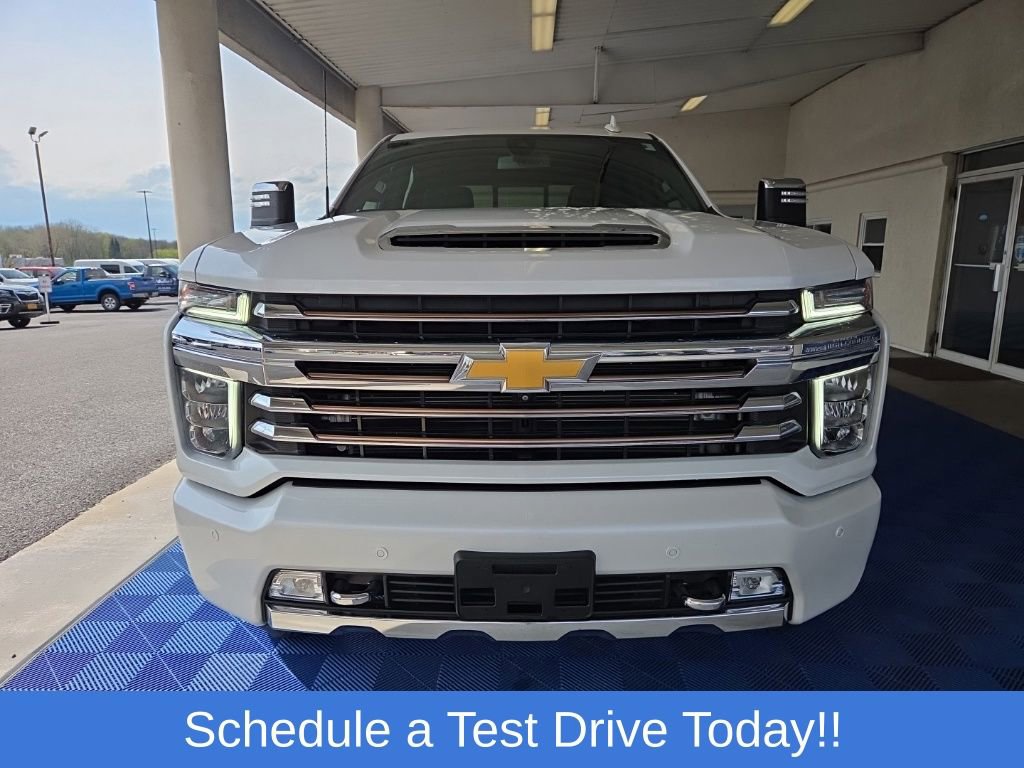 Used 2022 Chevrolet Silverado 3500 High Country w/ Safety Package II AWD/4WD image 2