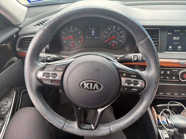 Used 2017 Kia Cadenza Premium FWD image 18