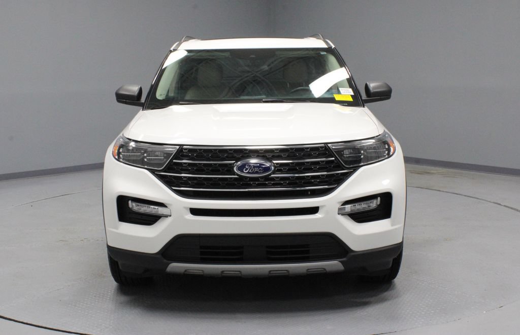 Certified 2023 Ford Explorer XLT w/ Equipment Group 202A AWD/4WD image 5