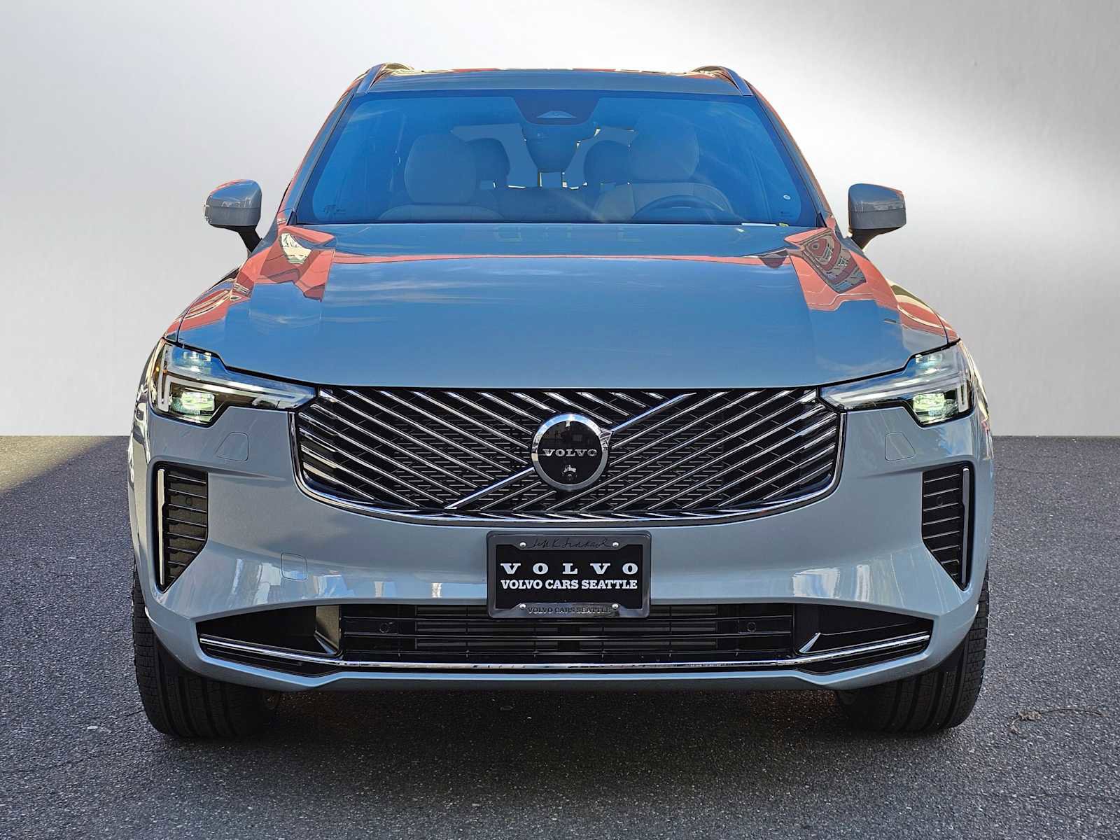 New 2026 Volvo XC90 T8 Plus image 2