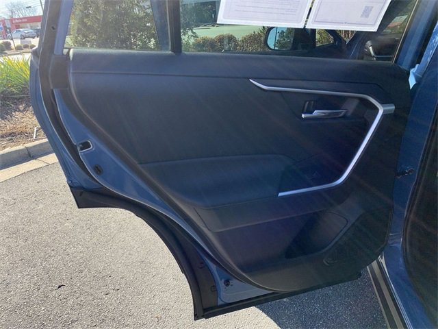 Used 2023 Toyota RAV4 SE image 15