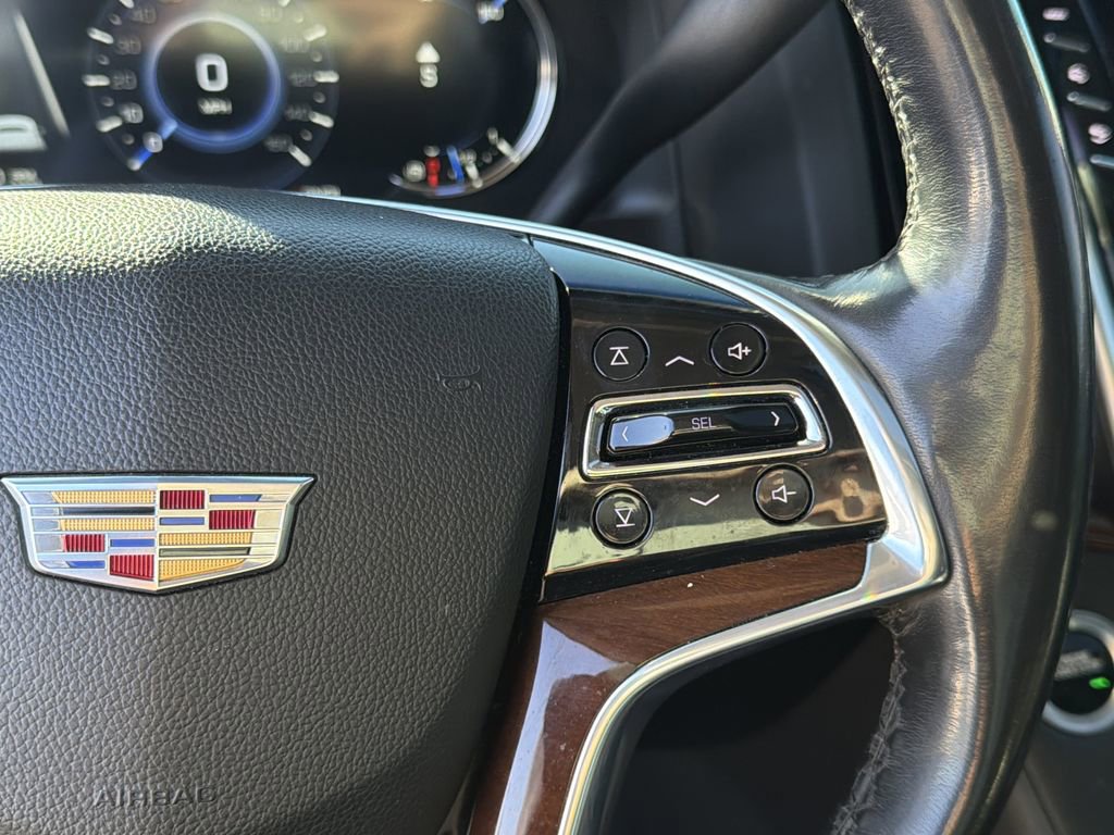Used 2020 Cadillac Escalade Premium Luxury image 30