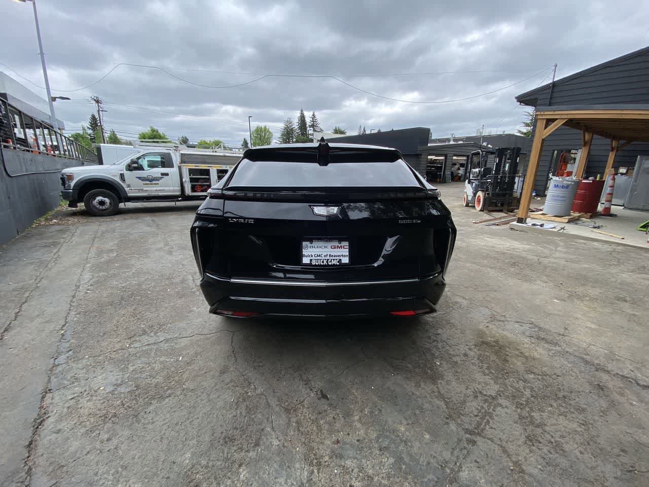 Used 2024 Cadillac Lyriq Luxury w/ Nappa Leather Package AWD/4WD image 5