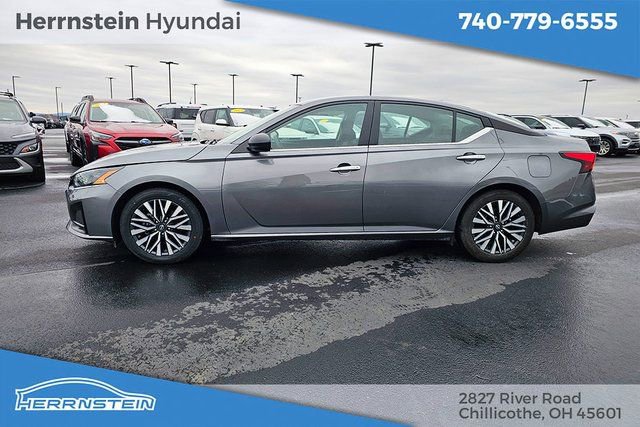 Used 2024 Nissan Altima 2.5 SV image 4
