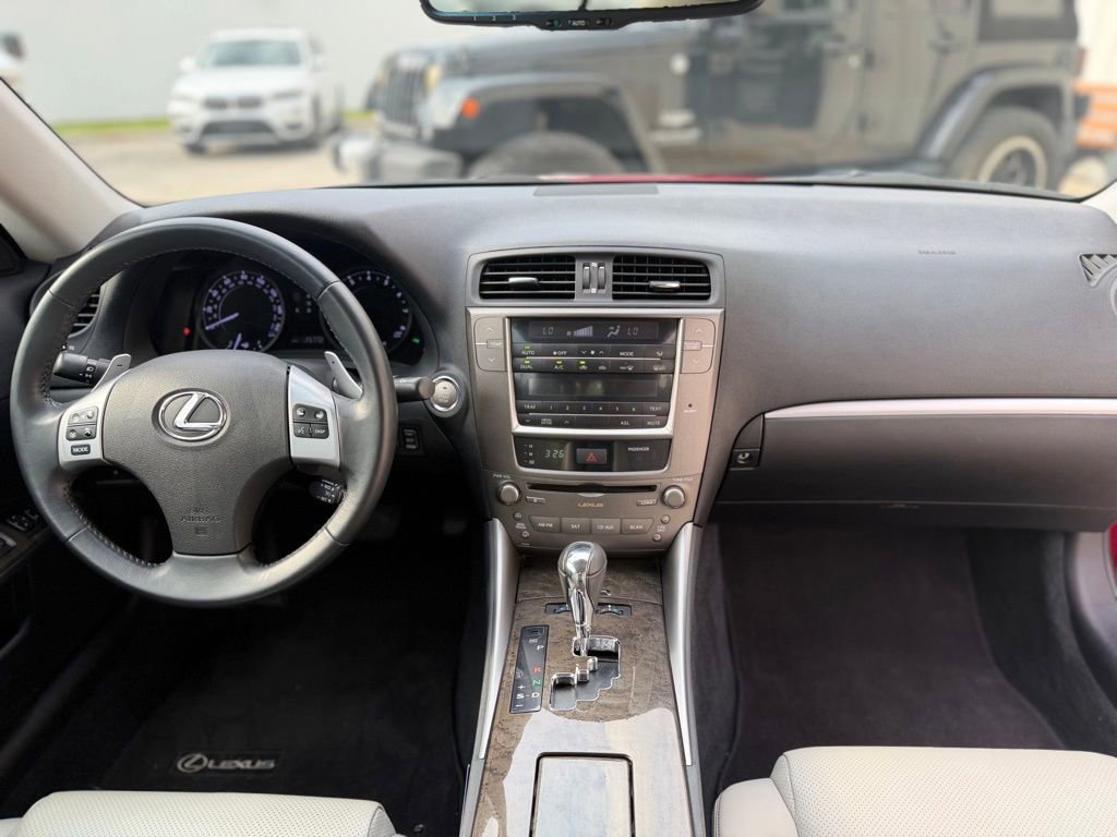 Used 2011 Lexus IS 250C w/ Luxury Pkg RWD image 31