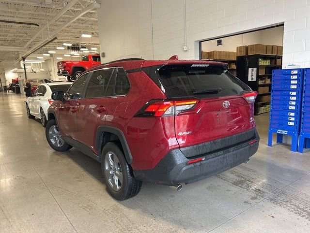 Certified 2025 Toyota RAV4 LE AWD/4WD image 5