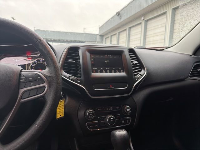 Used 2019 Jeep Cherokee Latitude w/ Popular Appearance Group image 22