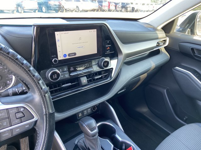 Used 2023 Toyota Highlander LE AWD/4WD image 23