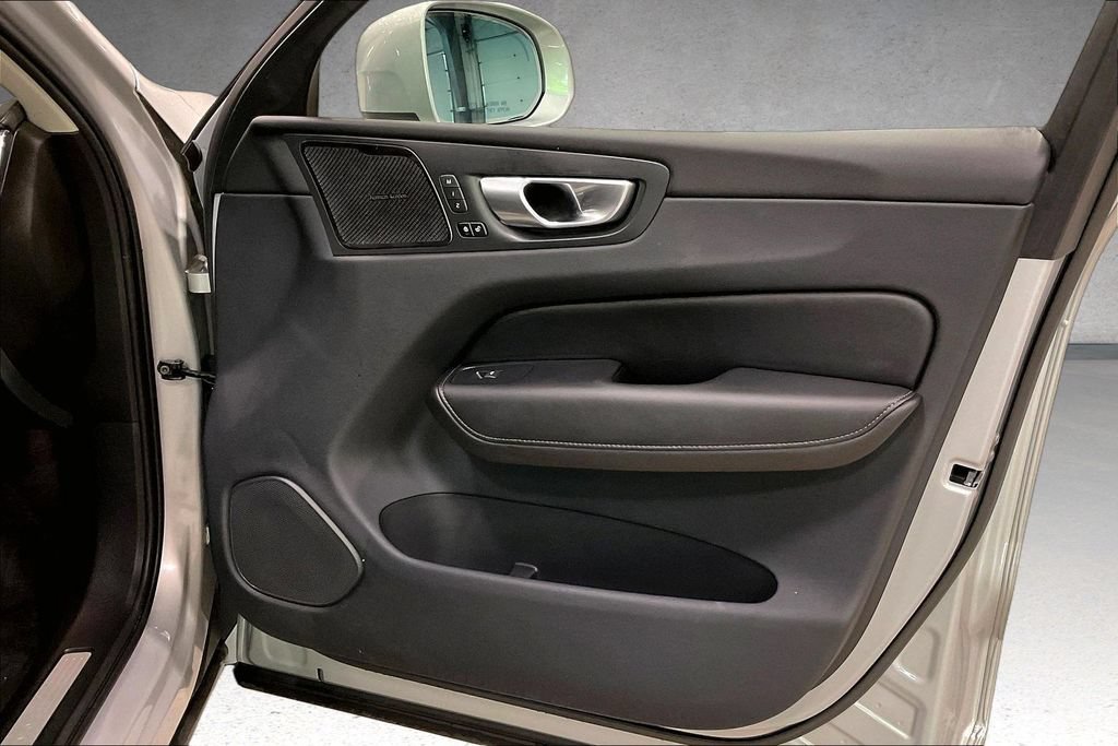 Certified 2023 Volvo XC60 B5 Ultimate w/ Climate Package AWD/4WD image 29