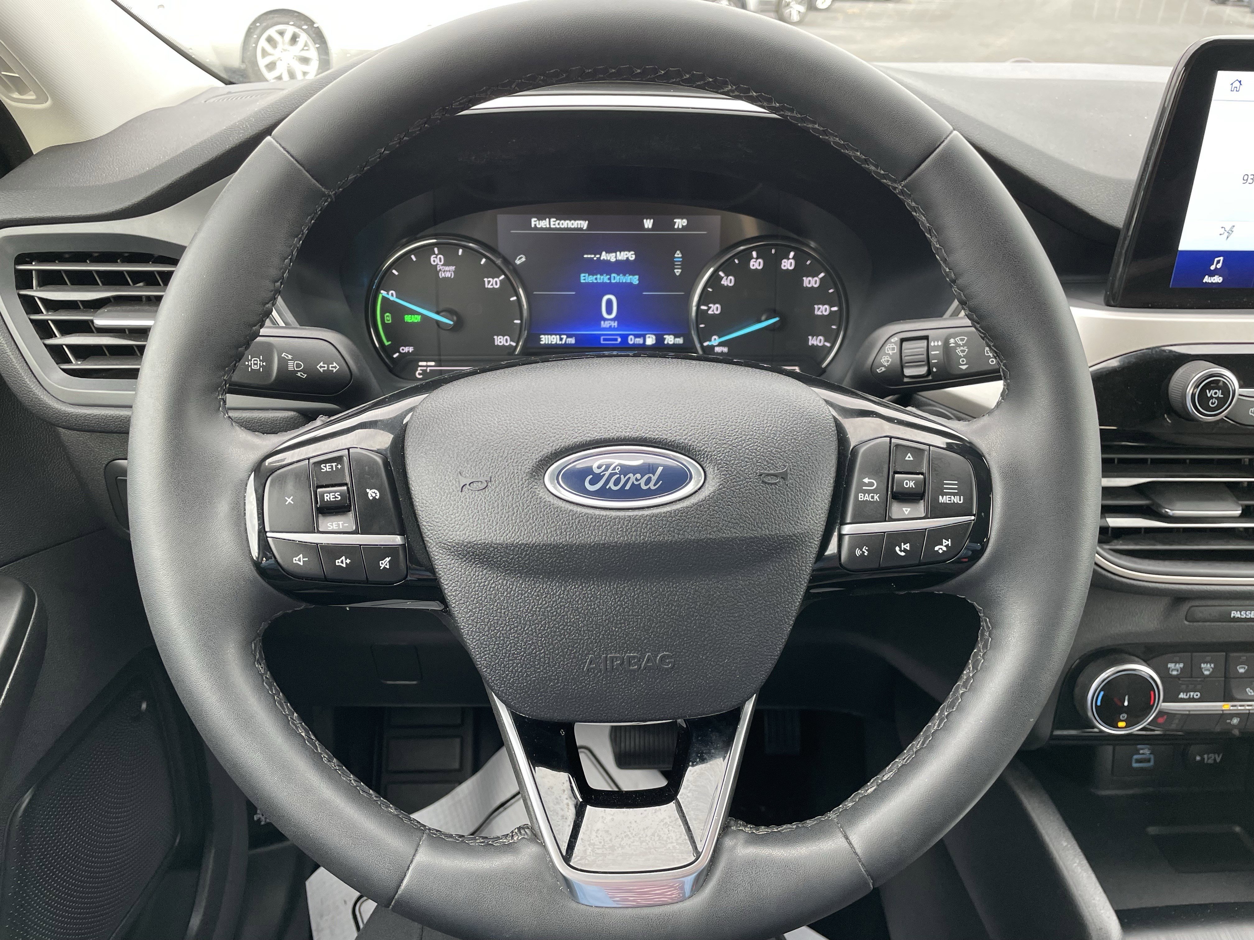 Used 2022 Ford Escape SE w/ Cold Weather Package image 16