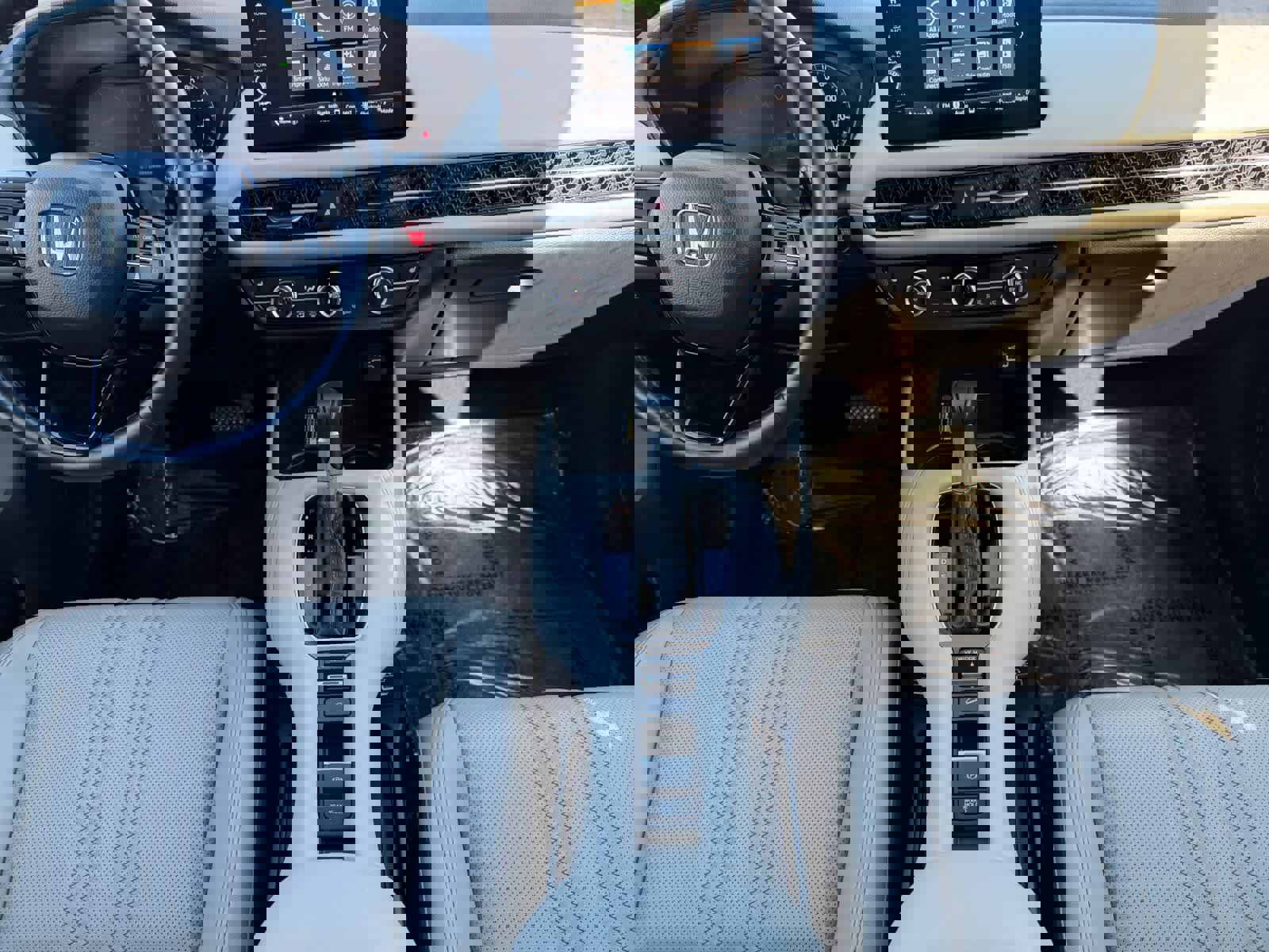 Used 2023 Honda HR-V EX-L image 16