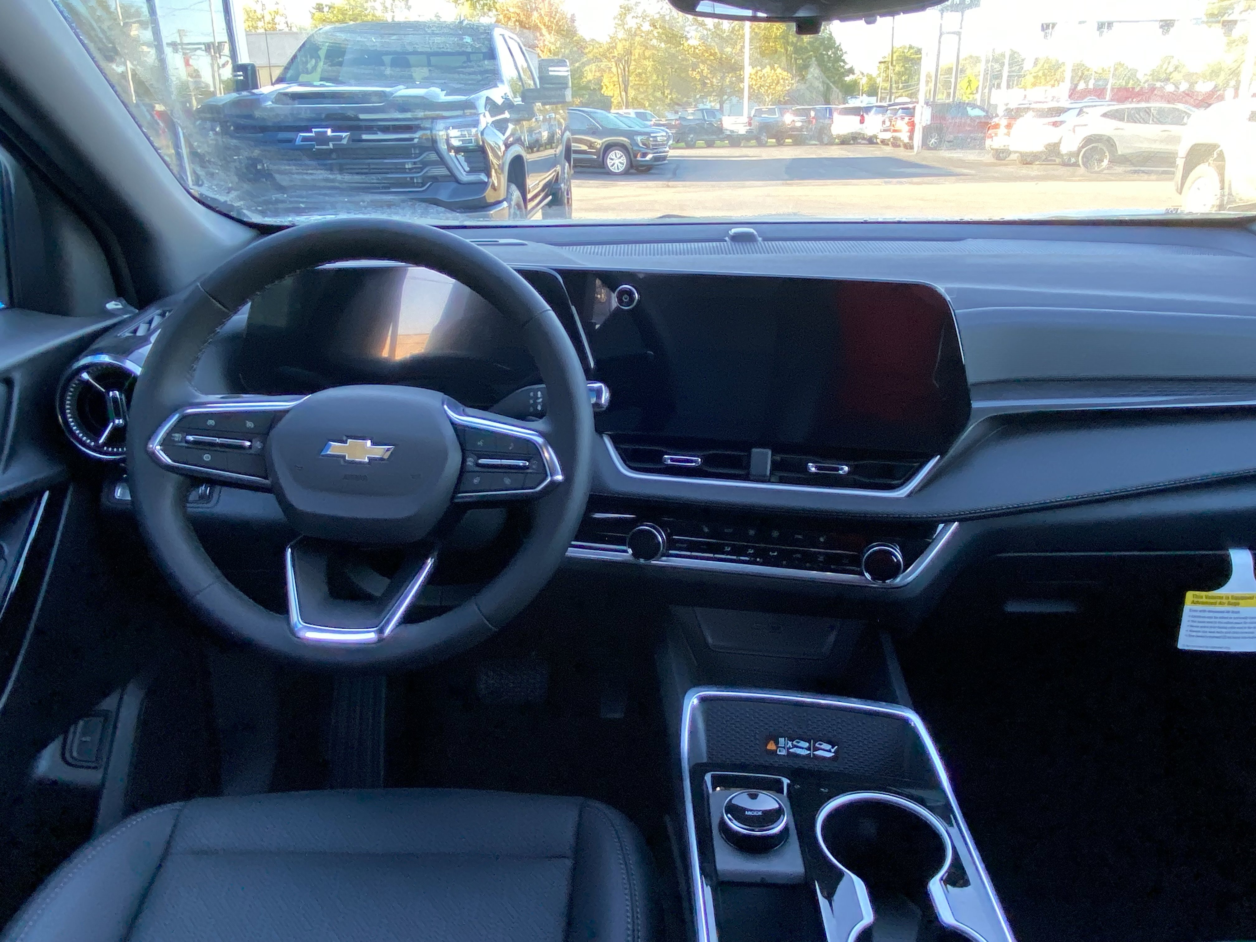 New 2026 Chevrolet Equinox LT w/ Convenience Package II image 2