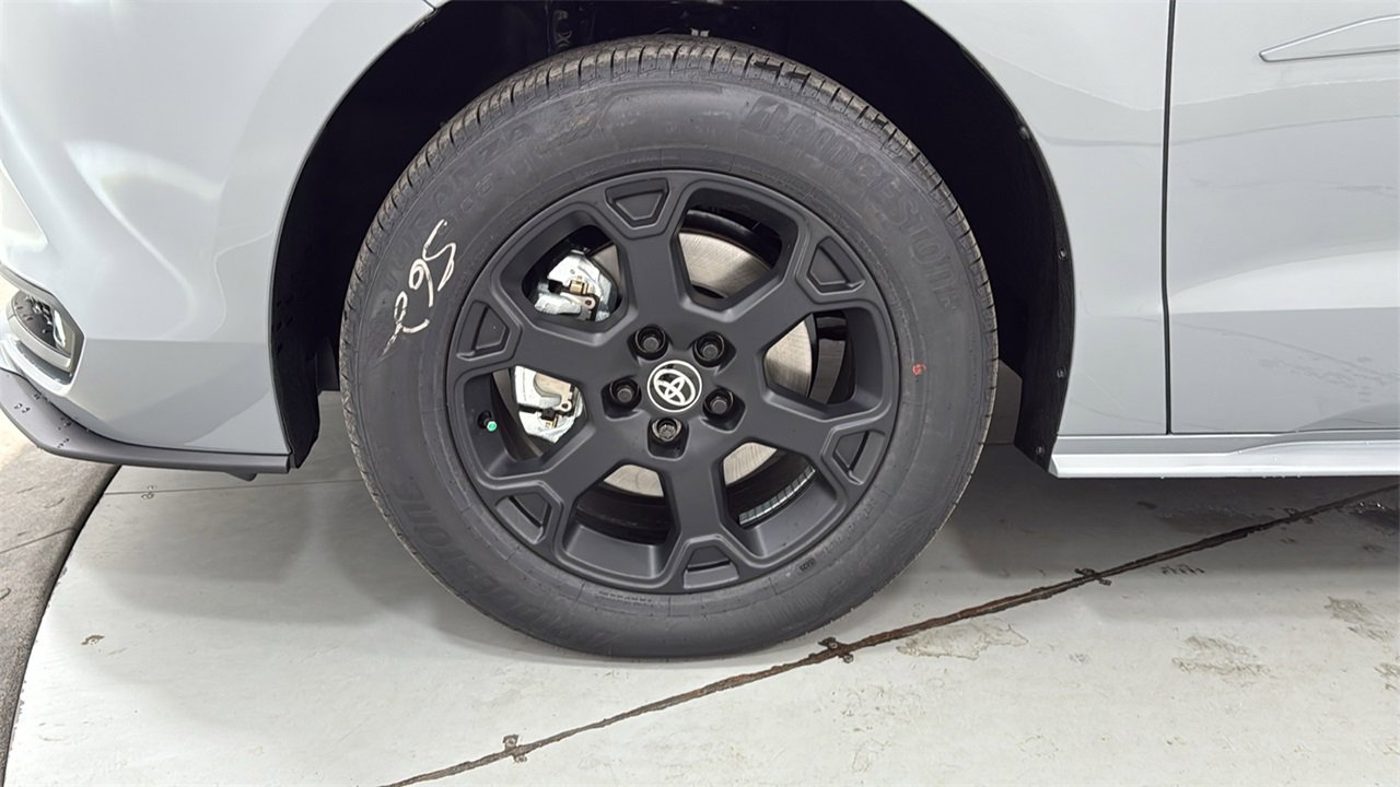 New 2026 Toyota Sienna XLE Woodland Edition image 25