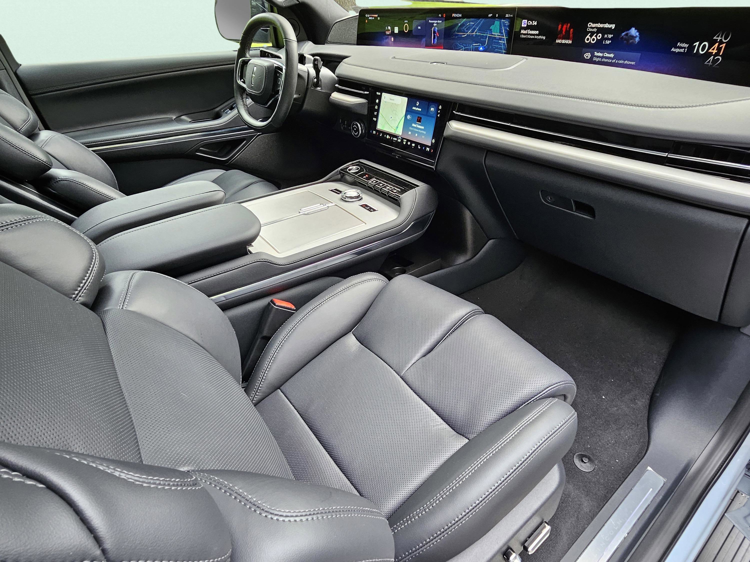 New 2025 Lincoln Navigator L Reserve w/ Jet Appearance Package image 16