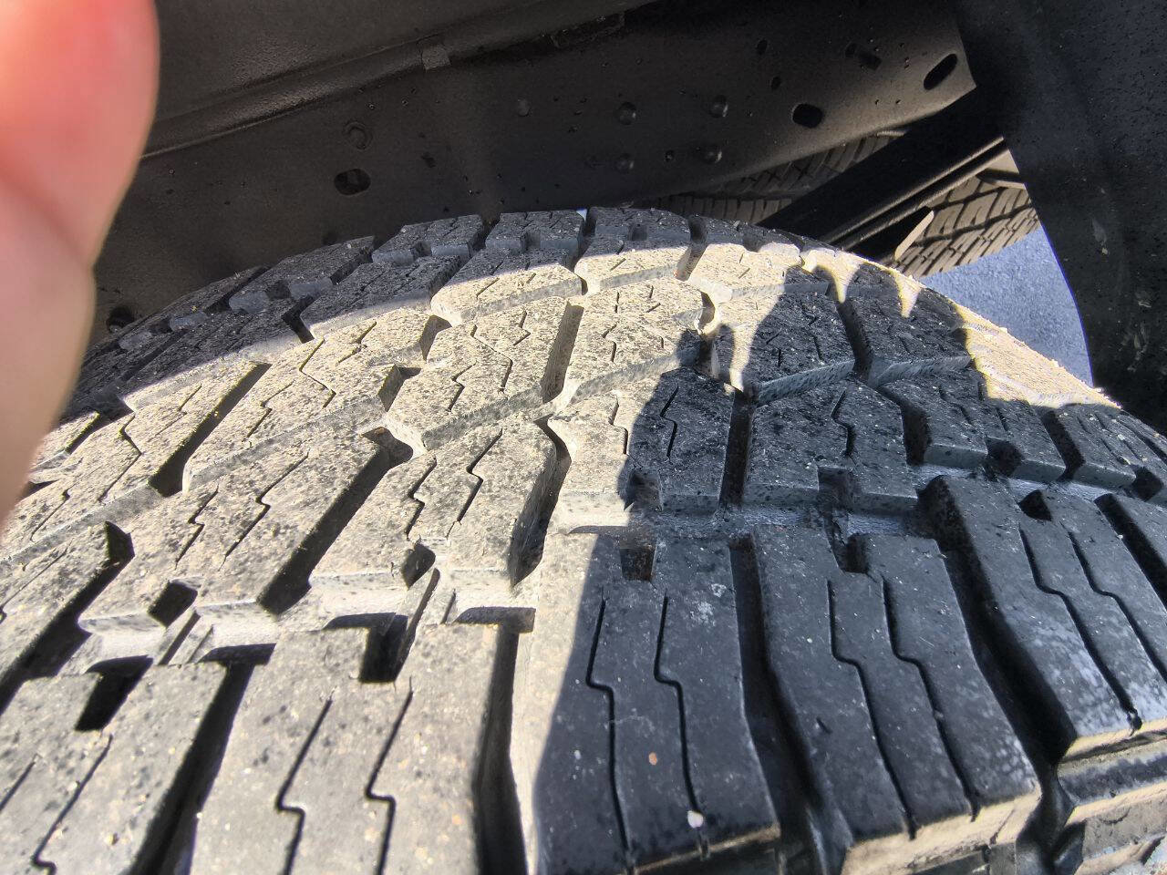 Used 2016 Ford F250 Platinum w/ FX4 Off-Road Package image 12