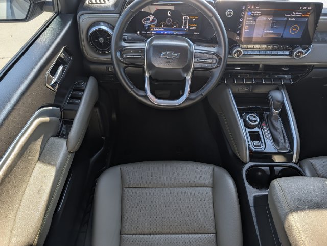 Used 2026 Chevrolet Colorado ZR2 w/ Technology Package AWD/4WD image 12